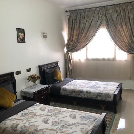 Bel appartement rénové proche de la gare du train Rabat Esterno foto